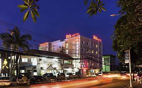 Ibis Vientiane Nam Phu